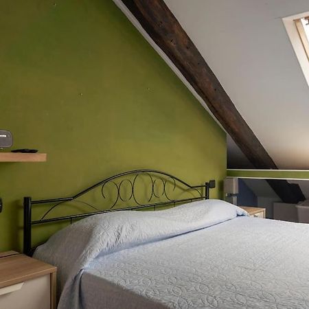 Cozy Attic In The City Center Torino Esterno foto